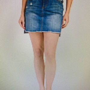 1822 Jean Denim Skirt Raw Hem Light Distressing SZ 10 Short Mini
